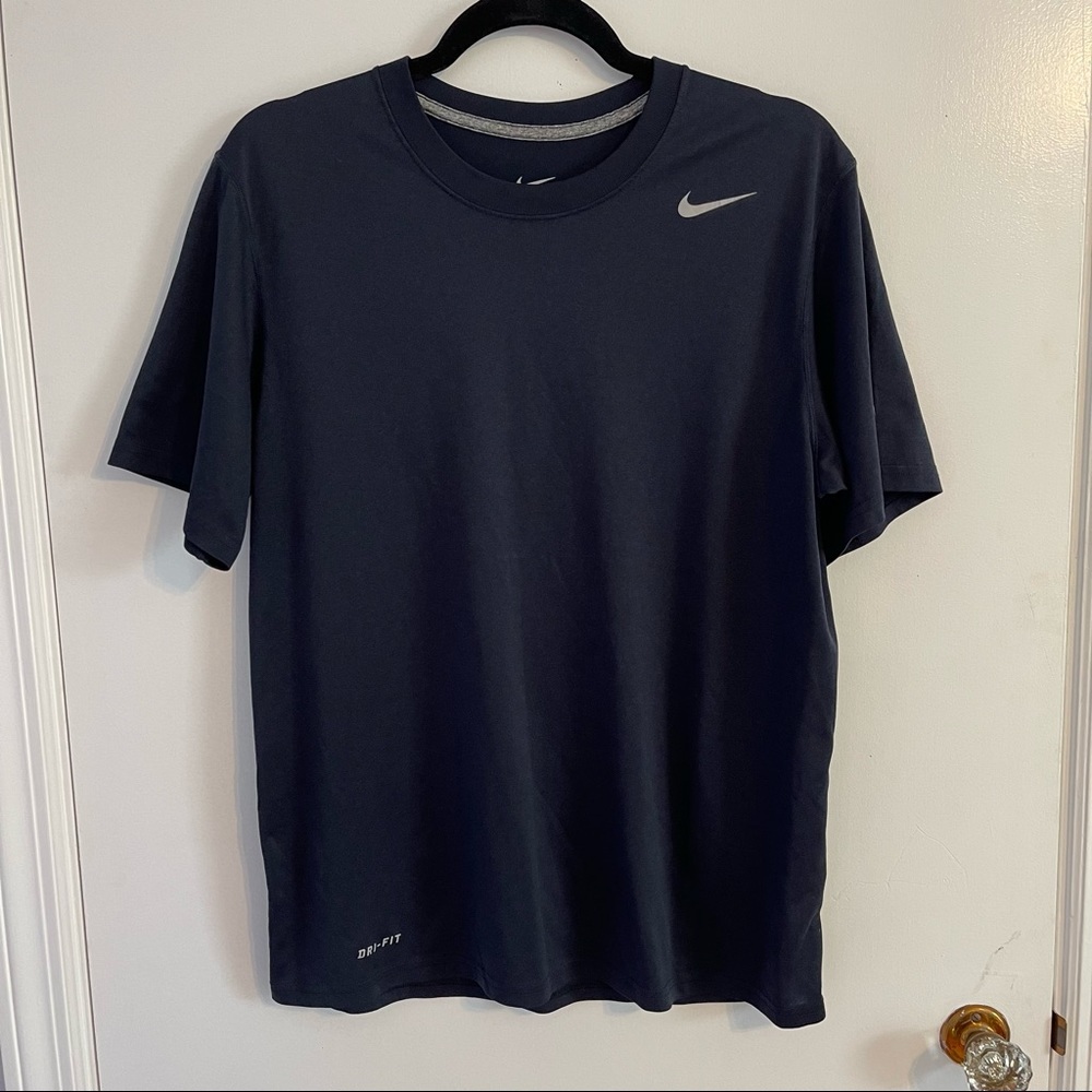 Men’s Nike Dri Fit Black Short Sleeve size Medium